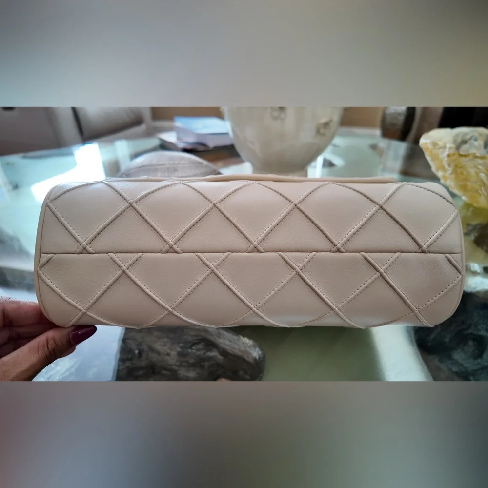 Tory Burch Quilted Shoulder Bag in Cream with Gold Chain
